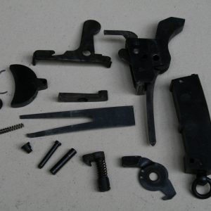 Lot de pièces d'occasion pour pistolet MAB mod R (cal 7,65 Browning)