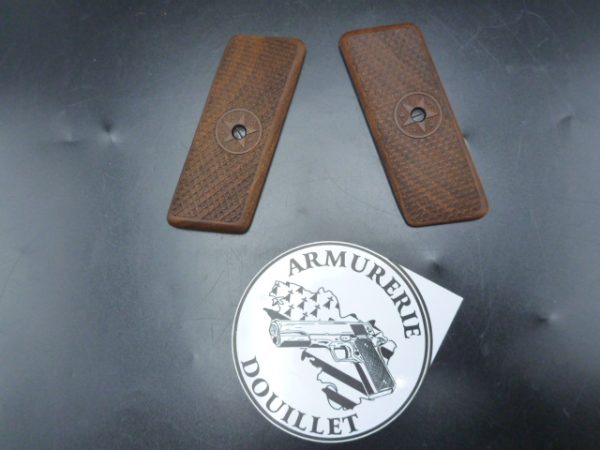 Plaquettes bois écailles de poisson Tokarev TT33 (TK5-1)