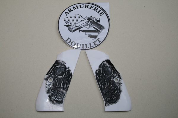 Plaquettes synthétique couleur ivoire "Skull Custom" pour pistolet CZ Shadow 2 (CZSHADOW2)