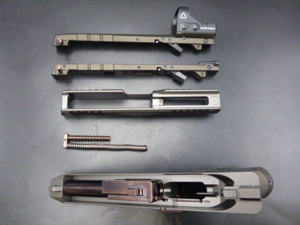 Pistolet LAUGO Arms ALIEN CREATOR  USA 500 Full Kit "  limited édition" N°132/500 – Image 8