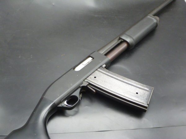 FUSIL A POMPE VALTRO - MOD. PM5M - CAL 12/76 - CHARGEUR 7 CPS (OCCASION)