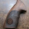 Plaquettes bois texturées avec logo pour revolver S&W carcasse K/L Square Butt – Image 2