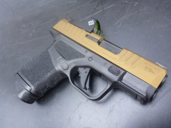Pistolet SPRINGFIELD HELLCAT OSP 9mm 3” BURNT BRONZE + Point rouge Mini shot Sightmark