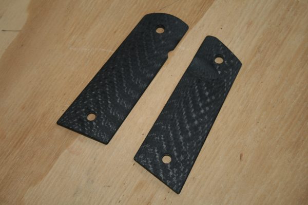 Plaquettes Carbon/G10 lisse pour pistolet type Colt 1911 (004)