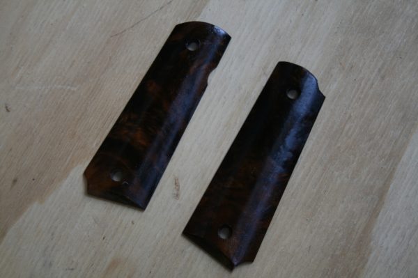 Plaquettes bois luxe lisse pour pistolet type Colt 1911 (001)