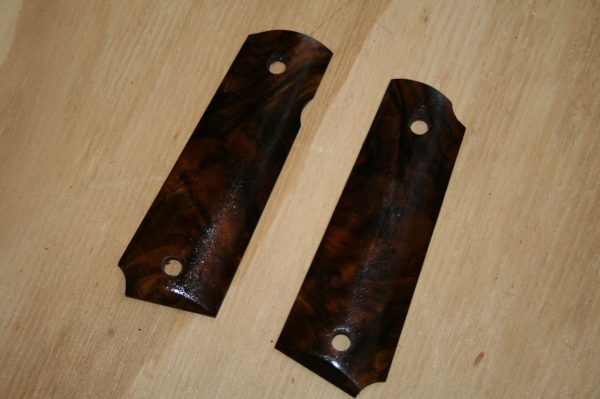 Plaquettes bois luxe lisse pour pistolet type Colt 1911 (002)