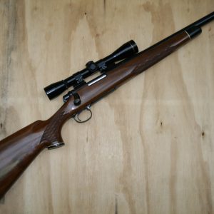 Remington 700 canon lourd crosse bois calibre 7-08 avec lunette Leupold (occasion)