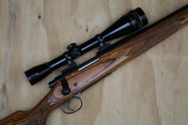 Remington 700 canon lourd crosse lamellé collé calibre 222Rem avec lunette Leupold (occasion) – Image 2