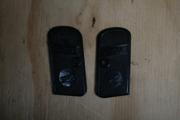 Plaquettes pour pistolet Unique R17
