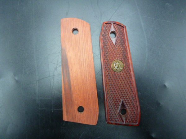 Plaquettes  pour Ruger 22/45 checker Rosewood – Image 2