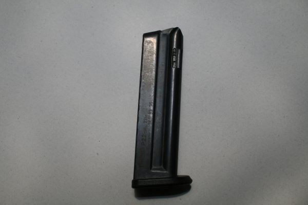 Chargeur pour pistolet Walther P22 calibre .22Lr 10 coups talon plat (OCCASION) – Image 2